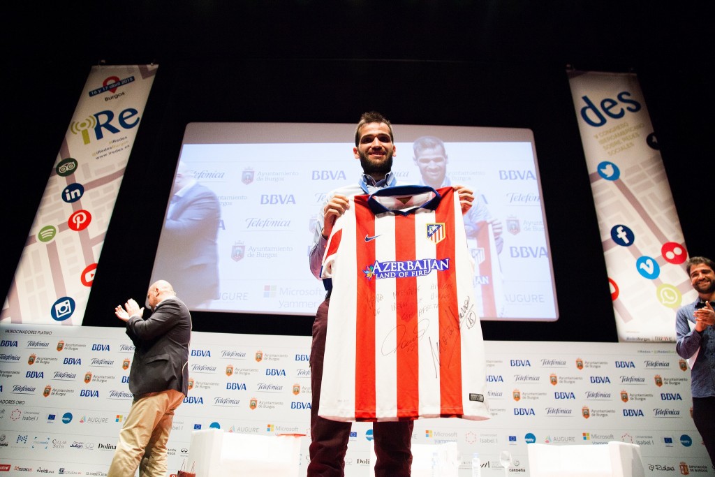 Carlos Matallanas con la camiseta de Fernando Torres. Fotos de Victoriano Izquierdo